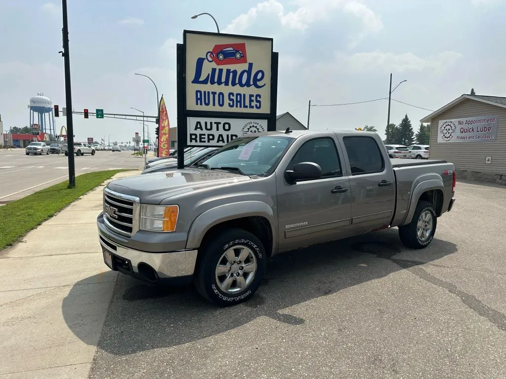 Gray 2013 GMC Sierra 1500 Crew Cab SLE Pickup 4D 5 3/4 ft for sale in Wadena, MN