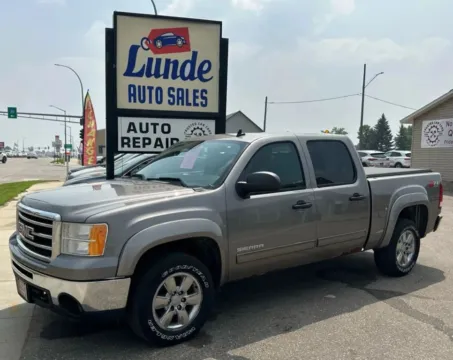 Gray 2013 GMC Sierra 1500 Crew Cab SLE Pickup 4D 5 3/4 ft for sale in Wadena, MN