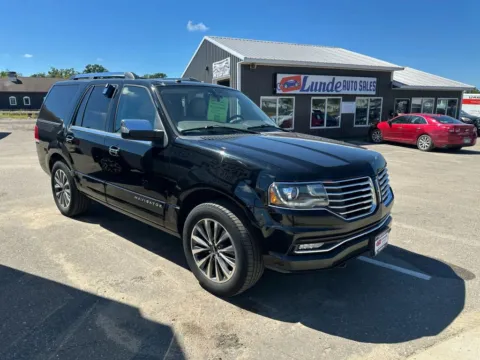 Another view of 2017 Lincoln Navigator Select Sport Utility 4D for sale in Wadena, MN at Lunde Auto Sales
