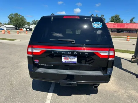 More photos of 2017 Lincoln Navigator Select Sport Utility 4D at Lunde Auto Sales, MN
