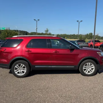 More photos of 2018 Ford Explorer XLT Sport Utility 4D at Lunde Auto Sales, MN