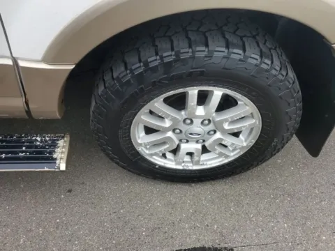More photos of 2012 Ford Expedition EL XLT Sport Utility 4D at Lunde Auto Sales, MN