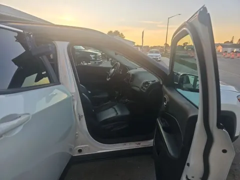 More photos of 2020 Jeep Compass Limited Sport Utility 4D at Lunde Auto Sales, MN