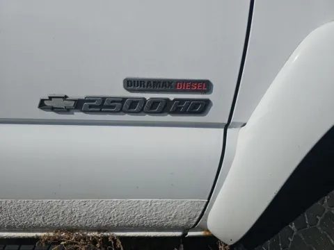 More photos of 2004 Chevrolet Silverado 2500 HD Extended Cab LT Pickup 4D 6 1/2 ft at Lunde Auto Sales, MN