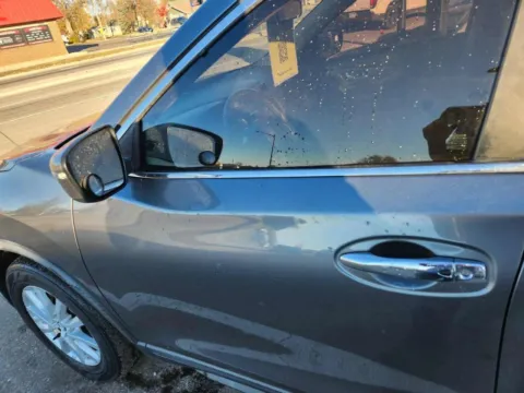 More photos of 2019 Nissan Rogue SV Sport Utility 4D at Lunde Auto Sales, MN