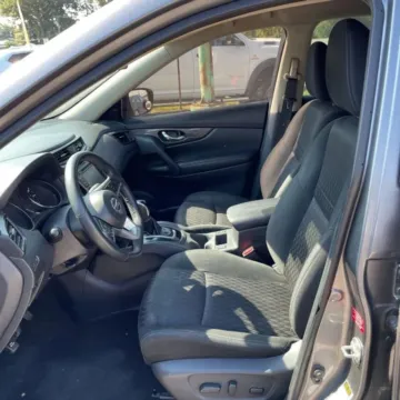 More photos of 2019 Nissan Rogue SV Sport Utility 4D at Lunde Auto Sales, MN