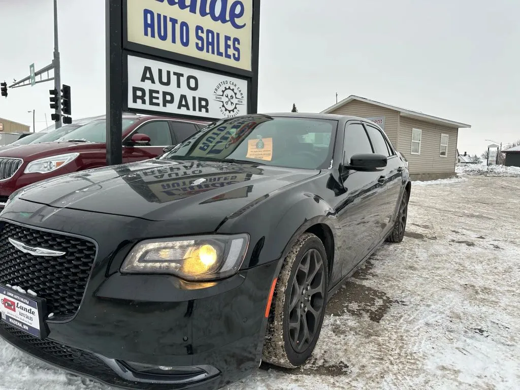 2018 Chrysler 300
