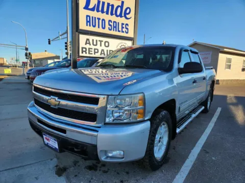 Silver 2011 Chevrolet Silverado 1500 Crew Cab LT Pickup 4D 5 3/4 ft for sale in Wadena, MN