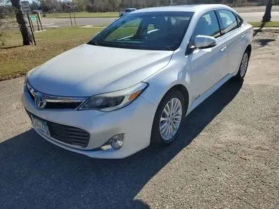 White 2013 Toyota Avalon XLE Premium Hybrid Sedan 4D for sale in Wadena, MN