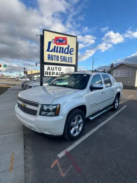White 2013 Chevrolet Avalanche Black Diamond LTZ Sport Utility Pickup 4D 5 1/4 ft for sale in Wadena, MN