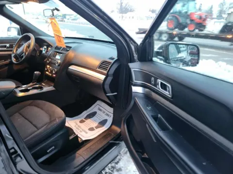 More photos of 2018 Ford Explorer XLT Sport Utility 4D at Lunde Auto Sales, MN