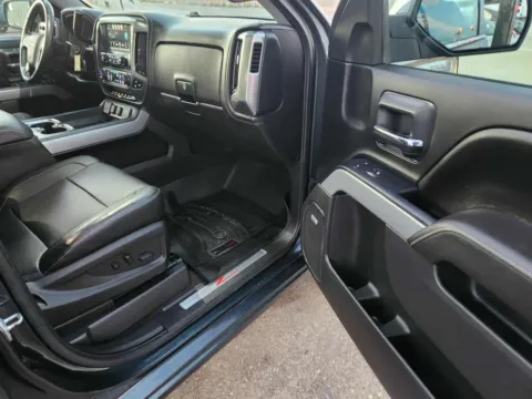 More photos of 2017 Chevrolet Silverado 1500 Crew Cab Z71 LTZ Pickup 4D 5 3/4 ft at Lunde Auto Sales, MN