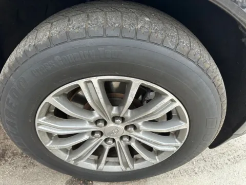 More photos of 2017 Cadillac XT5 Luxury Sport Utility 4D at Lunde Auto Sales, MN