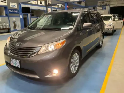 Gray 2013 Toyota Sienna XLE 7-Passenger for sale in Athol, ID