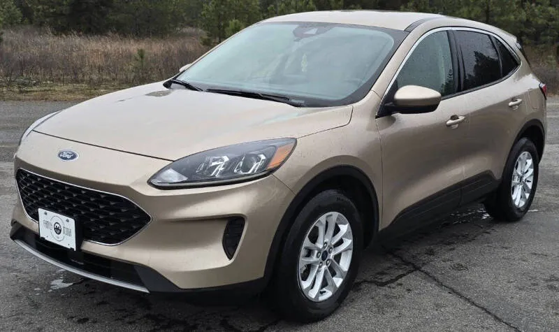 Beige 2020 Ford Escape SE for sale in Athol, ID