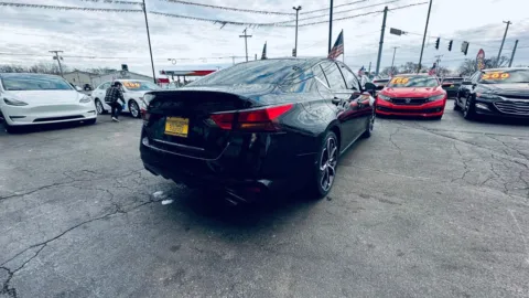 More photos of 2024 NISSAN ALTIMA SR at NWI AUTO FINANCE Valparaiso, IN