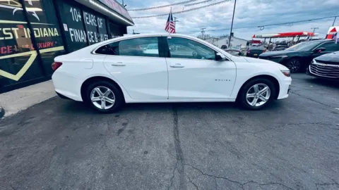More photos of 2022 CHEVROLET MALIBU LT at NWI AUTO FINANCE Valparaiso, IN