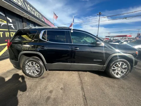 More photos of 2020 GMC ACADIA SLT at NWI AUTO FINANCE Valparaiso, IN