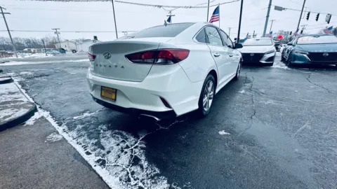 More photos of 2019 HYUNDAI SONATA LIMITED at NWI AUTO FINANCE Valparaiso, IN