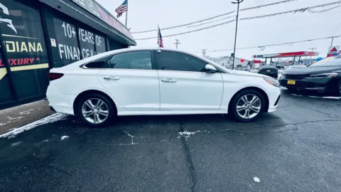 More photos of 2019 HYUNDAI SONATA LIMITED at NWI AUTO FINANCE Valparaiso, IN