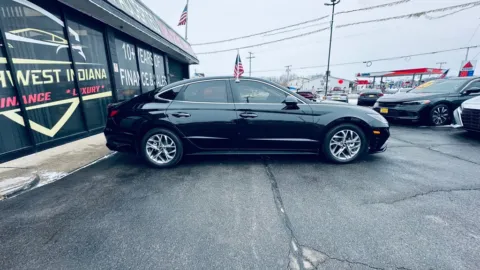 More photos of 2021 HYUNDAI SONATA SEL at NWI AUTO FINANCE Valparaiso, IN