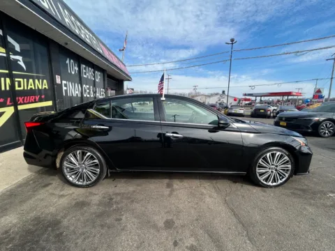More photos of 2023 NISSAN ALTIMA SL at NWI AUTO FINANCE Valparaiso, IN