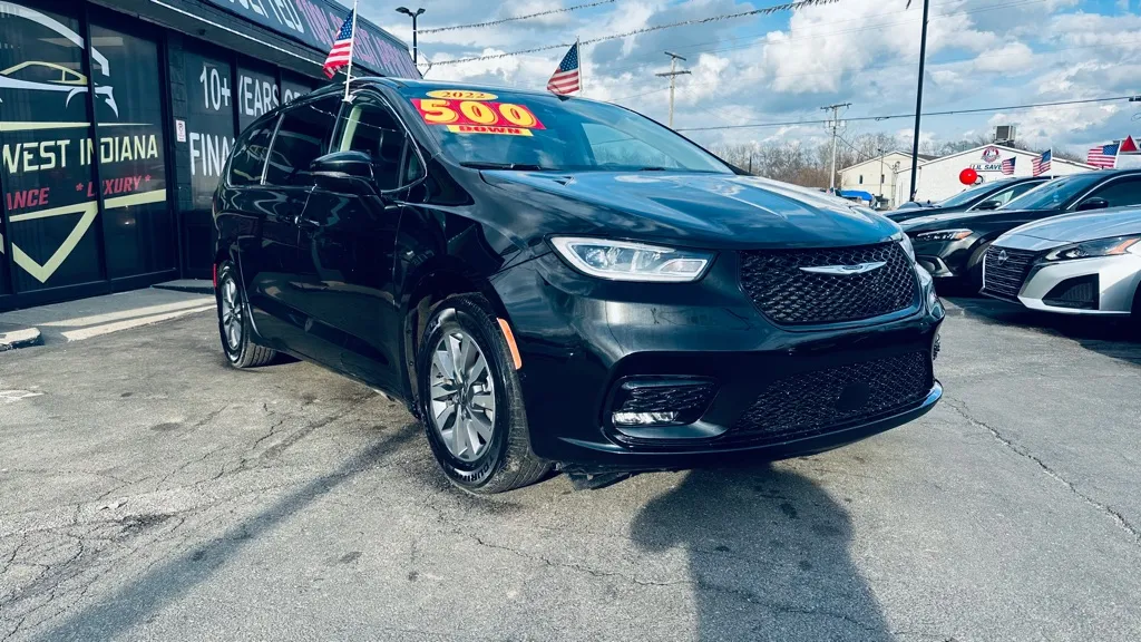 Black 2022 CHRYSLER PACIFICA HYBRID TOURING L for sale in Valparaiso, IN