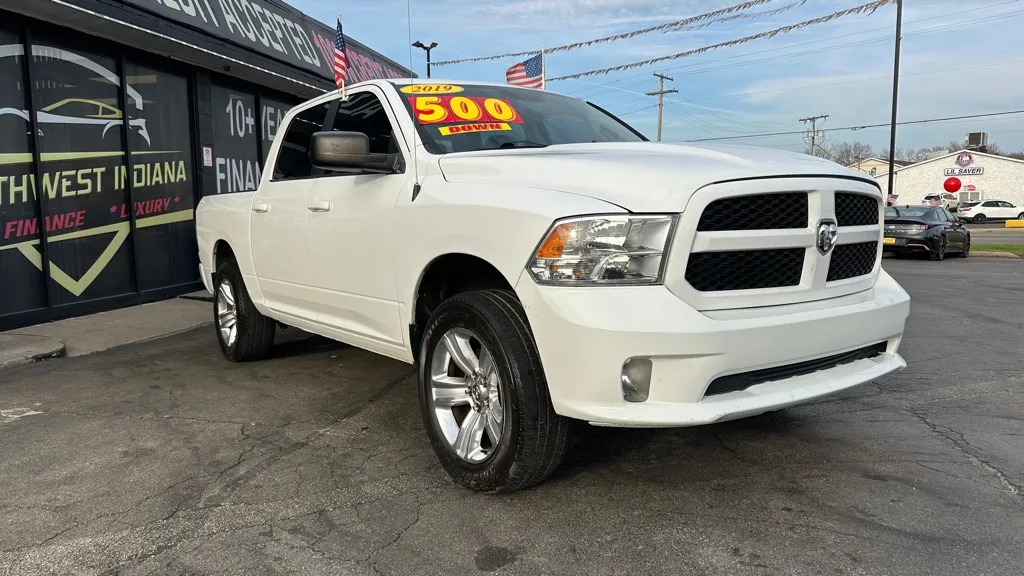 2019 RAM 1500 CLASSIC BIGHORN for sale in Valparaiso, IN