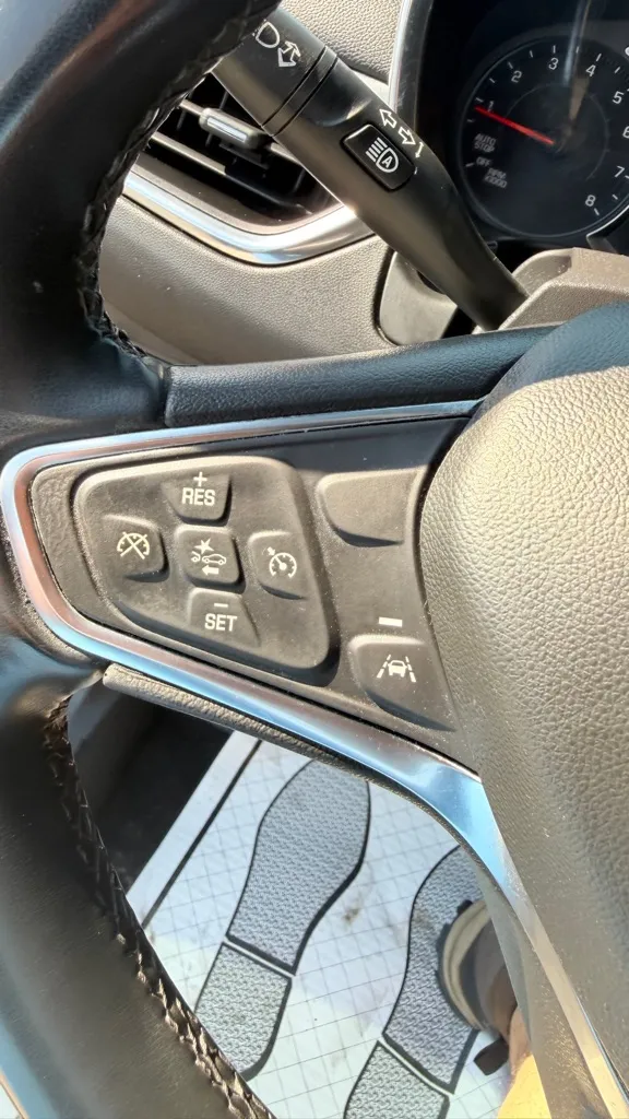2024 Chevrolet Equinox LT - Photo 19