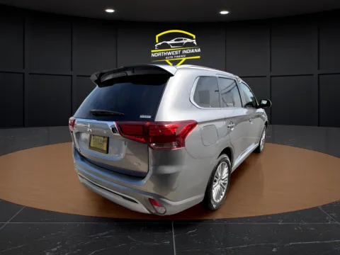 More photos of 2022 MITSUBISHI OUTLANDER SEL at NWI AUTO FINANCE Valparaiso, IN