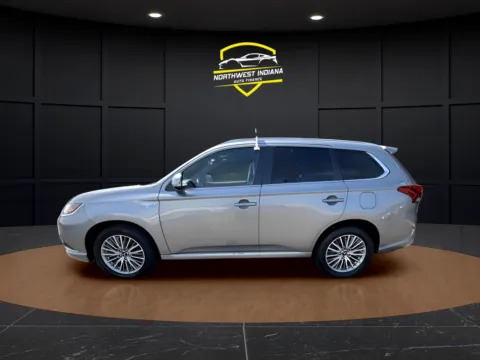 Photos of 2022 MITSUBISHI OUTLANDER SEL for sale in Valparaiso, IN at NWI AUTO FINANCE Valparaiso