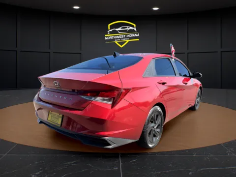 More photos of 2021 HYUNDAI ELANTRA SEL at NWI AUTO FINANCE Valparaiso, IN
