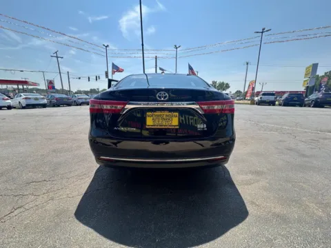 More photos of 2018 TOYOTA AVALON HYBRID at NWI AUTO FINANCE Valparaiso, IN