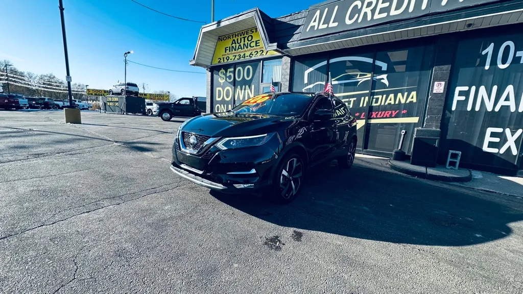 Black 2022 NISSAN ROGUE SPORT SL for sale in Valparaiso, IN