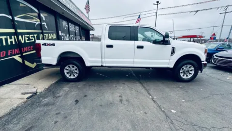 More photos of 2022 FORD F250 SUPER DUTY at NWI AUTO FINANCE Valparaiso, IN