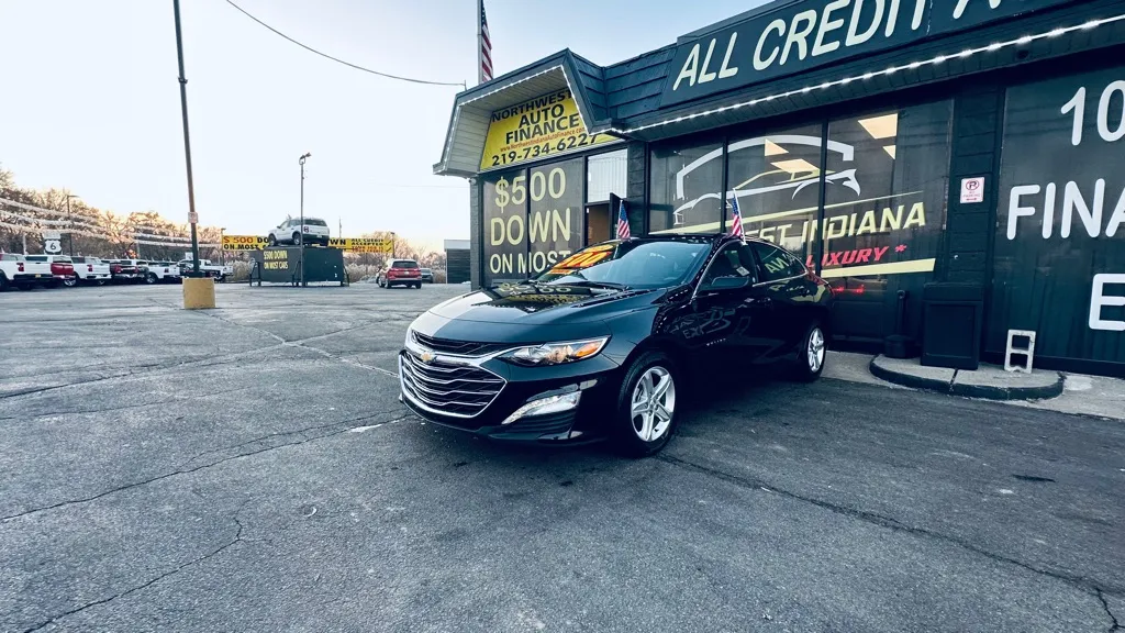 Black 2024 CHEVROLET MALIBU LT for sale in Valparaiso, IN