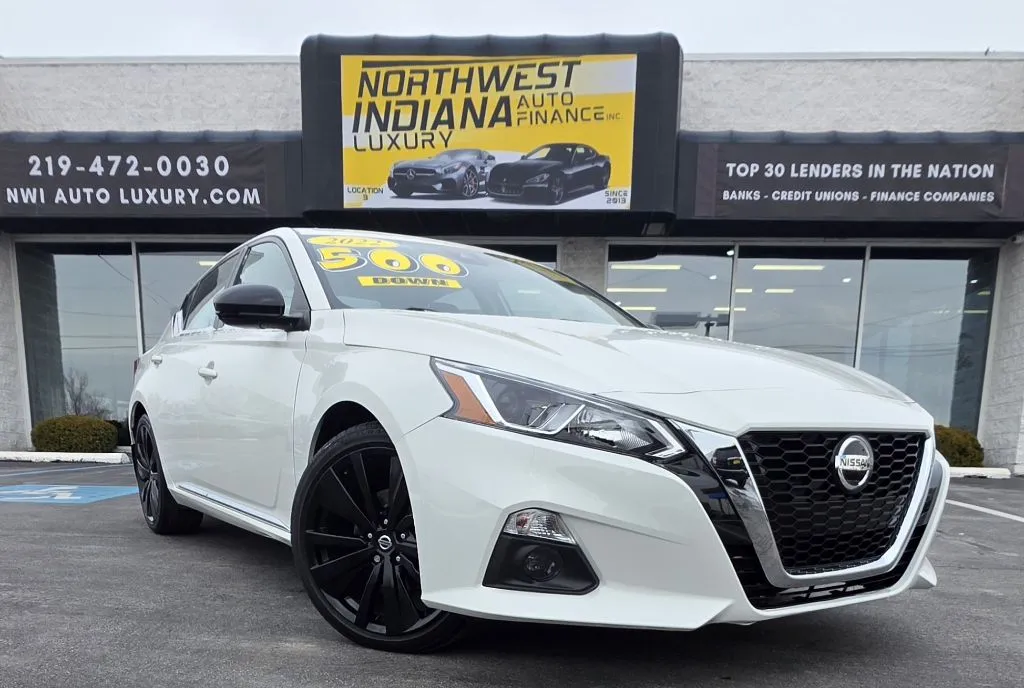 White 2022 NISSAN ALTIMA 2.5 SR for sale in Merrillville, IN