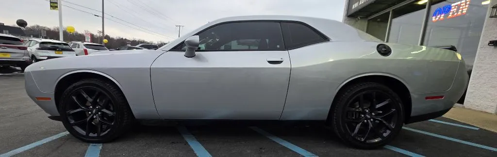2021 Dodge Challenger SXT's photo