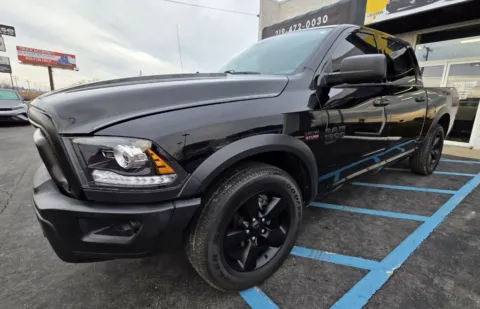 More photos of 2019 RAM 1500 CLASSIC WARLOCK at NWI Auto Luxury Merrillville, IN