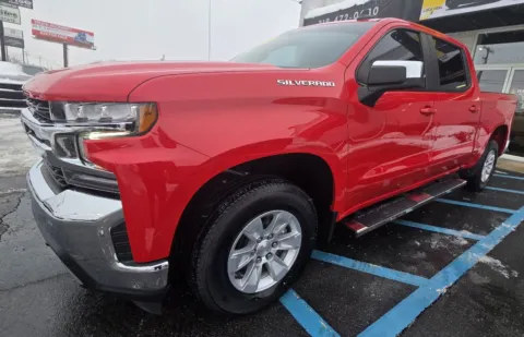 More photos of 2022 CHEVROLET SILVERADO 1500 LT at NWI Auto Luxury Merrillville, IN