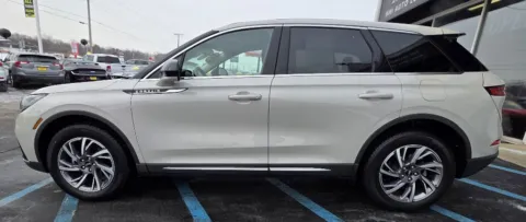 More photos of 2023 LINCOLN CORSAIR STANDARD at NWI Auto Luxury Merrillville, IN