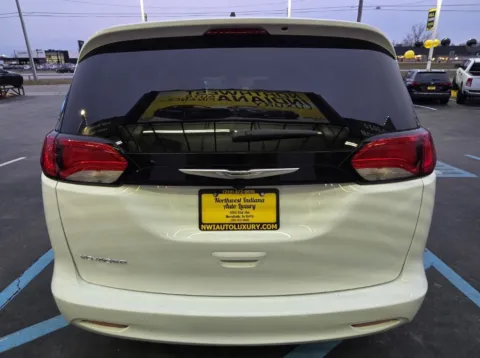 More photos of 2023 CHRYSLER VOYAGER LX at NWI Auto Luxury Merrillville, IN