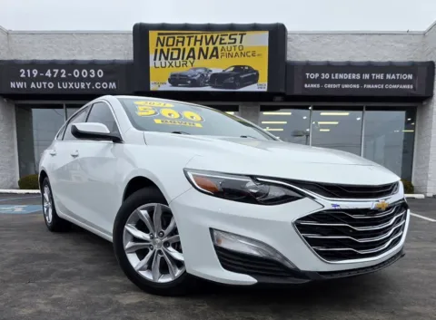 White 2021 CHEVROLET MALIBU LT for sale in Merrillville, IN