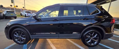More photos of 2023 VOLKSWAGEN TIGUAN SE at NWI Auto Luxury Merrillville, IN