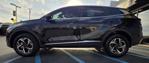 More photos of 2024 KIA SPORTAGE LX at NWI Auto Luxury Merrillville, IN