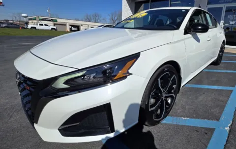 More photos of 2025 NISSAN ALTIMA 2.5 SR at NWI Auto Luxury Merrillville, IN