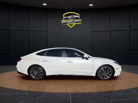 More photos of 2022 HYUNDAI SONATA LIMITED at NWI Auto Luxury Merrillville, IN