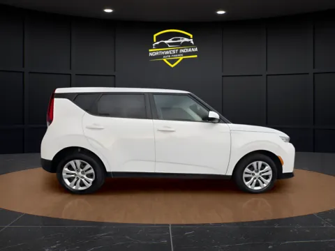 More photos of 2022 KIA SOUL LX at NWI Auto Luxury Merrillville, IN