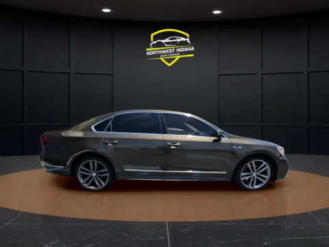 More photos of 2019 VOLKSWAGEN PASSAT SE R-LINE at NWI Auto Luxury Merrillville, IN