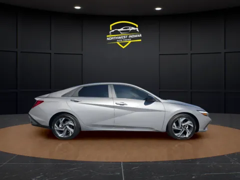 More photos of 2025 HYUNDAI ELANTRA SEL SPORT at NWI Auto Luxury Merrillville, IN